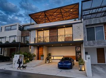 Casa · 365m² · 5 Recámaras · 2 Estacionamientos · Residencia de Autor con Recámara en Planta Baja en Venta, Cardón, Zibatá, Querétaro