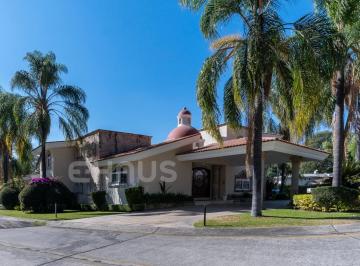 Casa en condominio de 4 habitaciones, Tlajomulco de Zúñiga · Exclusiva Residencia en Venta en Club de Golf Santa Anita