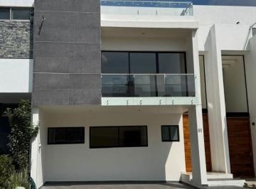Casa de 3 habitaciones, Zapopan · Casa en Venta en Valle Imperial, a Precio de Oportunidad, 240 m²