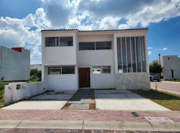 Casa de 4 habitaciones, El Marqués · Casa en Venta en La Av Ebano 700 en El Marques, Querétaro.