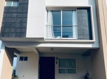 Casa · 130m² · 3 Recámaras · 2 Estacionamientos - Esly Muñoz · Casa en Privada en Paseo Arboleda