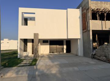 Casa · 214m² · 3 Recámaras · 2 Estacionamientos · Casa en Venta en Lomas del Dorado Boca del Río Veracruz