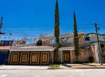 Casa · 507m² · 4 Recámaras · 5 Estacionamientos - Independiente · Casa en Venta en Jardines del Bosque