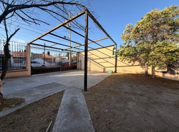 Casa de 2 habitaciones, Saltillo · Casa en Venta con Amplio Terreno Col. Tulipanes