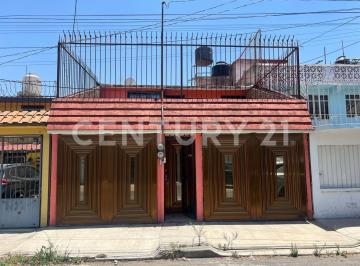 Casa · 175m² · 4 Recámaras · 2 Estacionamientos · Casa en Venta Valle de Aragon 3ra