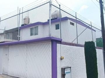Casa de 3 habitaciones, Cuautitlán Izcalli · Hermosa Casa en Cumbria, Cuautitlán Izcalli con Patio Ideal Para Reuniones