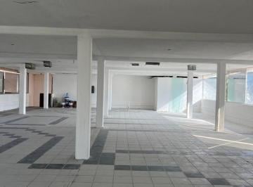 Local comercial · 650m² · 5 Estacionamientos · Local Dentro de Plaza Comercial en Av Prolongación Montejo