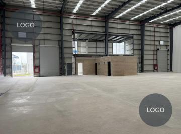 Bodega comercial · 3 Estacionamientos · Renta de Bodega Industrial Nueva en Obra Gris