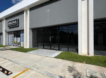 Local comercial · 102m² · 1 Estacionamiento · Renta de Local Comercial en Temozon Norte Entrega Inmediata