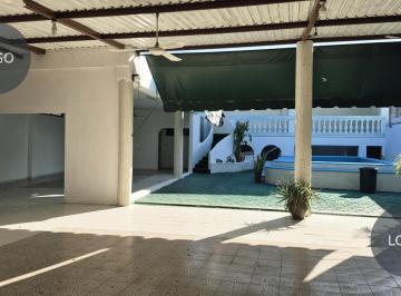 Local comercial · 323m² · 1 Estacionamiento · Renta de Local Para Negocios U Oficinas en La Av Diaz Ordaz