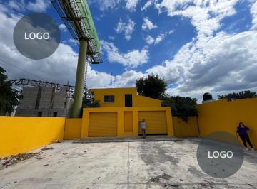 Casa · 450m² · 4 Recámaras · 5 Estacionamientos · Renta de Casa Para Negocios en Periférico Norte de 4 Habitaciones