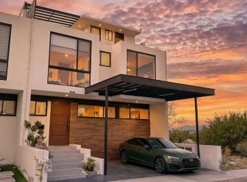 Casa · 300m² · 3 Recámaras · 2 Estacionamientos · Casa en Venta con Roof Garden, Sótano y Paneles Solares en Turquesa, Zibatá, Querétaro, Querétaro