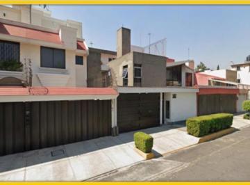 Casa de 4 habitaciones, Coyoacán · Venta de Casa en Taxqueña, Cdmx