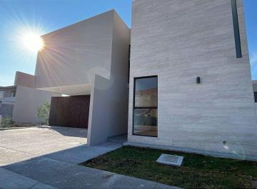 ca03c08f459f1eca0eb7ddca55824d19bf2664de438d1ba7f9b4620589ab57e5 · Casa en Venta en Lomas del Campanario Norte I, Querétaro