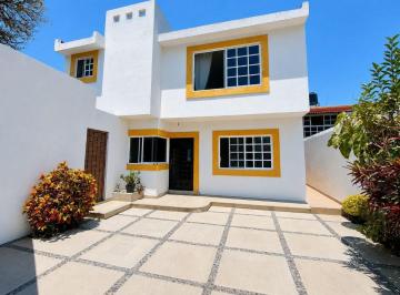 Casa · 267m² · 3 Recámaras · Venta de Casa, Las Fincas, Jiutepec