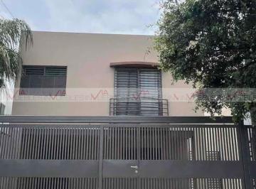 Casa · 172m² · 3 Recámaras · 2 Estacionamientos · Casa en Renta en Cumbres Santa Clara