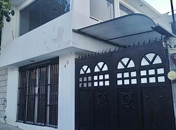 Casa · 169m² · 4 Recámaras · 1 Estacionamiento · Casa en Venta - (4)