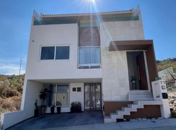 Casa en condominio · 404m² · 3 Recámaras · 3 Estacionamientos · Venta de Residencia de Autor en Zibatá Queretaro – Diseño Exclusivo, Confort y Alta Rentabilidad - (