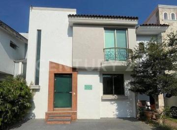Fachada · Casa en Renta en Nueva Galicia 3 Recamaras en Coto Barcelona