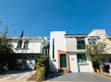 Casa · 142m² · 3 Recámaras · 2 Estacionamientos · Casa en Renta en Nueva Galicia 3 Recamaras en Coto Barcelona