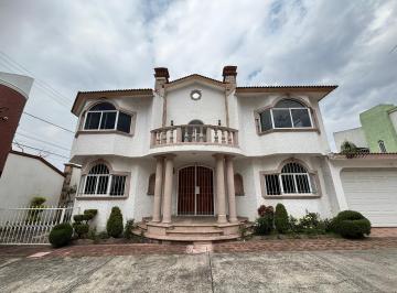 Casa · 4 Recámaras · 2 Estacionamientos · Casa en Venta Santa Maria