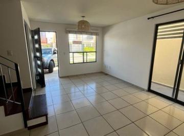 Casa en condominio · 100m² · 3 Recámaras · 2 Estacionamientos · Casa en Renta en El Campestre, Dentro de Coto, a 20 Minutos de Zona Real