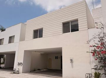 Casa de 4 habitaciones, Santa Catarina · Casa en Venta, Zona Valle Poniente, Mty