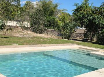 Casa de 3 habitaciones, Motul · Hermosa Casa con Jardin y Alberca Rodeada de Arboles Frutales