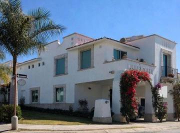 Casa de 3 habitaciones, León · Venta D Casa en La Marina en Zona Norte