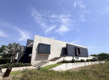 Casa · 795m² · 4 Recámaras · 4 Estacionamientos · Residencia de Lujo con Vista Al Campo de Golf y Paneles Solares en Punta Tiburon