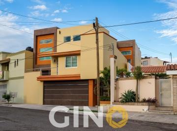 Casa · 430m² · 4 Recámaras · 3 Estacionamientos · Casaen Venta en Fracc. Villa Universidad Culiacán