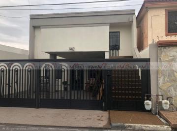 Casa · 219m² · 4 Recámaras · 2 Estacionamientos · Casa en Venta en España