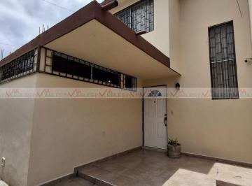 Casa · 80m² · 2 Recámaras · 2 Estacionamientos · Casa en Renta en Villa Las Fuentes