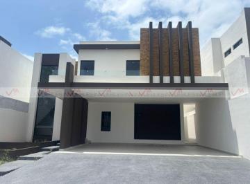 Casa · 320m² · 4 Recámaras · 3 Estacionamientos · Casa en Venta en Santiago