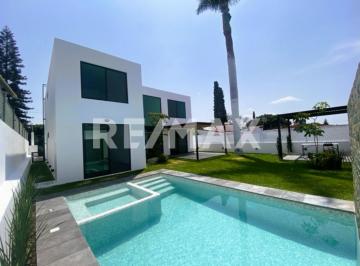 Casa · 360m² · 3 Recámaras · 2 Estacionamientos · Casa en Venta en Morelos, Fraccionamiento Lomas de Cocoyoc