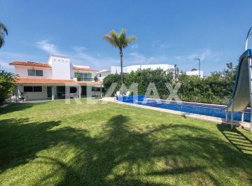Casa · 364m² · 4 Recámaras · 4 Estacionamientos · Casa en Venta en Morelos, Lomas de Cocoyoc