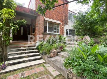 Casa en condominio · 981m² · 6 Recámaras · 3 Estacionamientos · Casa en Venta en Morelos Para Remodelar, Santa Fe Xochitepec