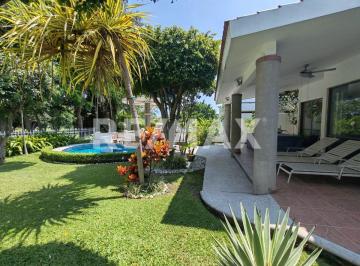 Casa · 327m² · 3 Recámaras · 2 Estacionamientos · Casa en Venta en Morelos, Lomas de Cocoyoc