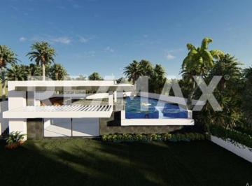 Casa · 1400m² · 5 Recámaras · 3 Estacionamientos · Casa en Venta en Morelos, Fraccionamiento Lomas de Cocoyoc
