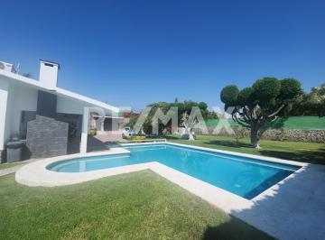 Casa · 400m² · 3 Recámaras · 4 Estacionamientos · Casa en Venta en Morelos, Fraccionamiento Real de Oaxtepec