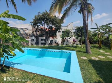 Casa · 364m² · 4 Recámaras · 5 Estacionamientos · Casa en Venta en Morelos, Jardines de Tlayacapan