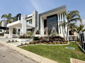 Casa · 711m² · 4 Recámaras · 2 Estacionamientos · Casa en Venta en Morelos, Lomas de Cocoyoc
