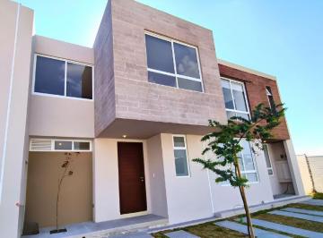 Casa · 117m² · 3 Recámaras · 2 Estacionamientos · Casa en Venta de 3 Recámaras con Vestidor y 2 Estacionamientos | 116 m² de Construcción – Ama2 Queré