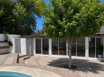 Casa · 172m² · 3 Recámaras · 1 Estacionamiento · Con Alberca y Amplio Terreno en Orquideas
