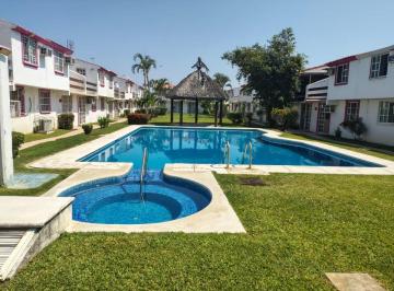 Casa en condominio de 4 habitaciones, Acapulco de Juárez · Casa con Alberca de 4 Recamaras en Joyas del Marques, Llano Largo