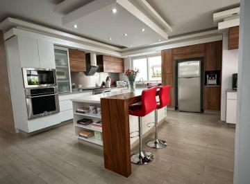 Casa · 546m² · 5 Recámaras · 2 Estacionamientos · Casa en Venta Olivos Residencial Zapopan Jal