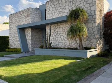 Casa de 3 habitaciones, Querétaro · Casa en Venta a Campo de Golf con Alberca El Campanario