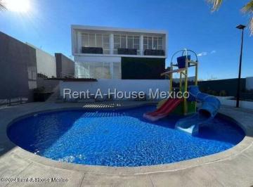 Casa en condominio de 3 habitaciones, El Marqués · Casa en Renta en Zibatá | Roof Garden y Amenidades Familiares