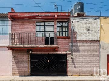 Casa · 205m² · 4 Recámaras · 1 Estacionamiento · Casa en Venta Petroleos Mexicanos, Azcapotzalco
