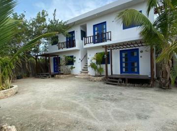 Terreno / Lote · 989m² · Oportunidad de Inversion! Lote en Esquina a Pocas Cuadras de La Playa en Isla Holbox
